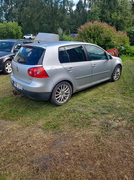 Volkswagen Golf V 2 of 2