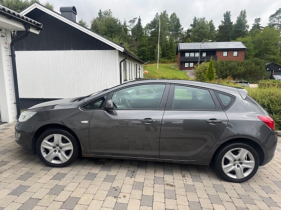 Opel Astra 4 of 5