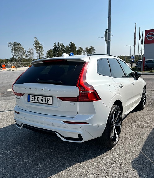 Volvo XC60 2 of 5