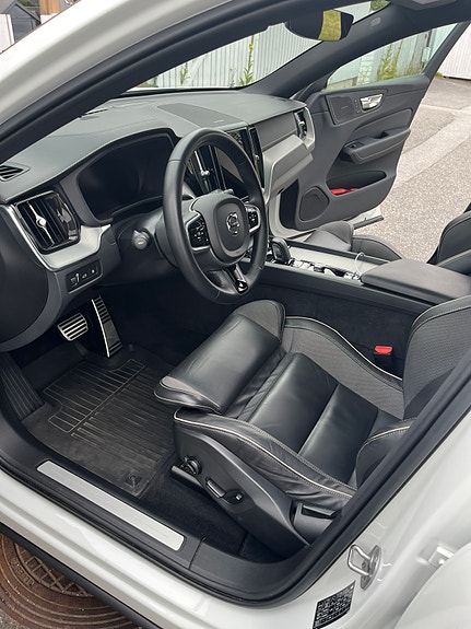 Volvo XC60 7 of 8