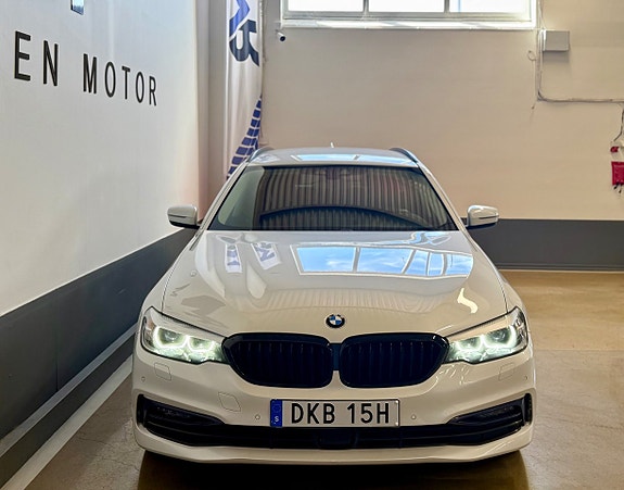 BMW 520d 4 of 5
