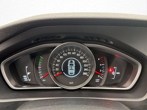 Volvo V40 13 of 27