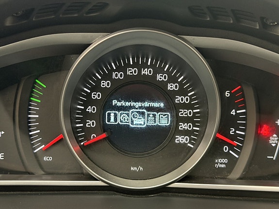 Volvo V40 15 of 27