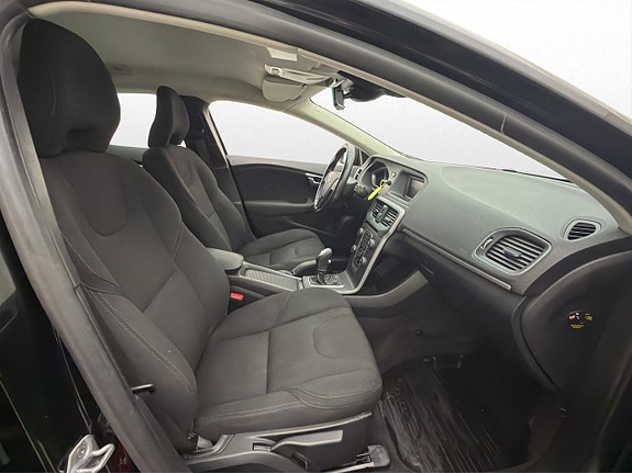 Volvo V40 18 of 27