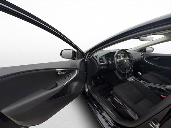 Volvo V40 8 of 27