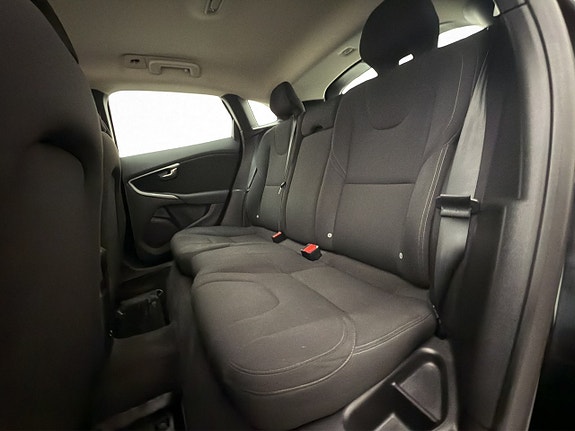 Volvo V40 20 of 27