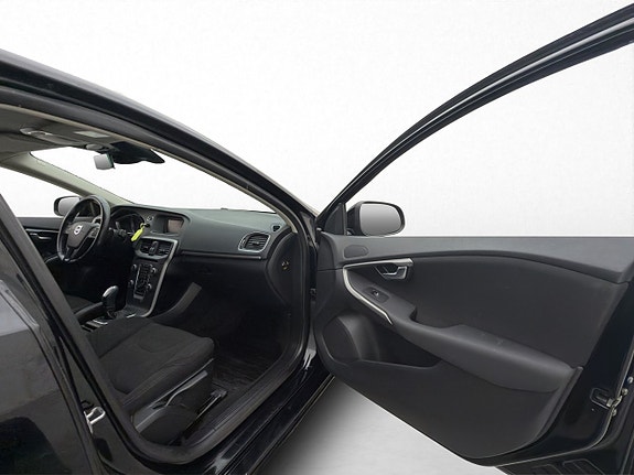 Volvo V40 19 of 27