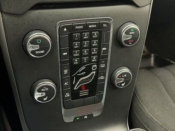 Volvo V40 17 of 27