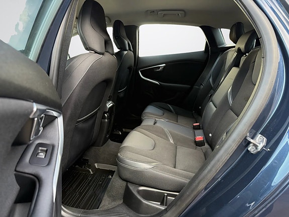 Volvo V40 18 of 23