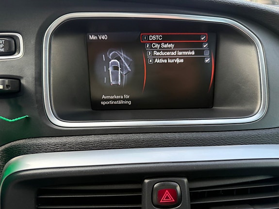 Volvo V40 13 of 23