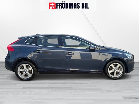 Volvo V40 6 of 23