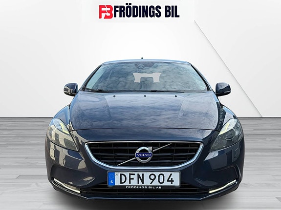 Volvo V40 4 of 23
