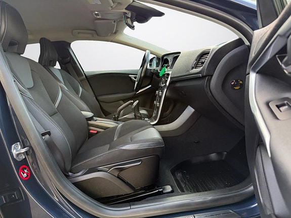 Volvo V40 19 of 23