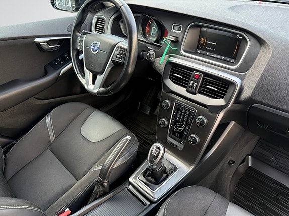 Volvo V40 20 of 23
