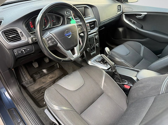 Volvo V40 9 of 23