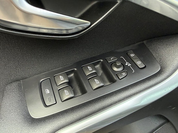 Volvo V40 15 of 23