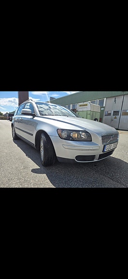 Volvo V50 4 of 5