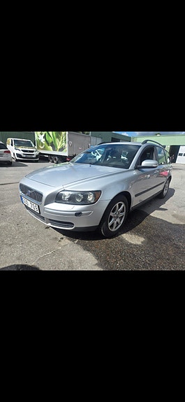 Volvo V50 2 of 5