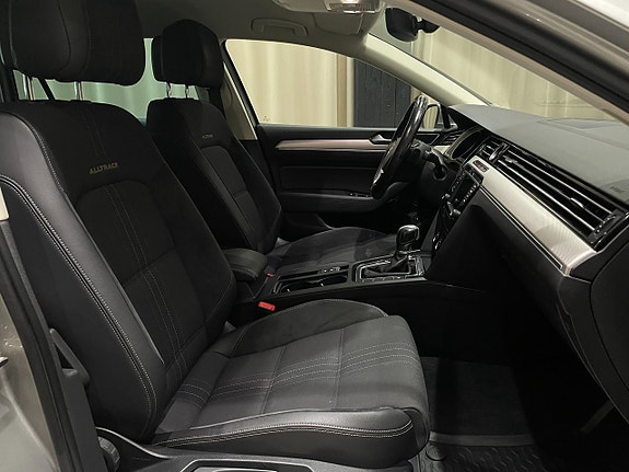 Volkswagen Passat Alltrack 11 of 26