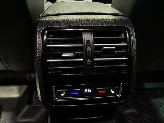 Volkswagen Passat Alltrack 24 of 26