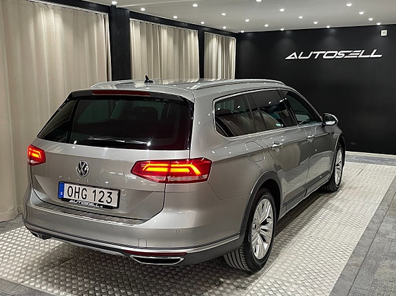 Volkswagen Passat Alltrack 6 of 26