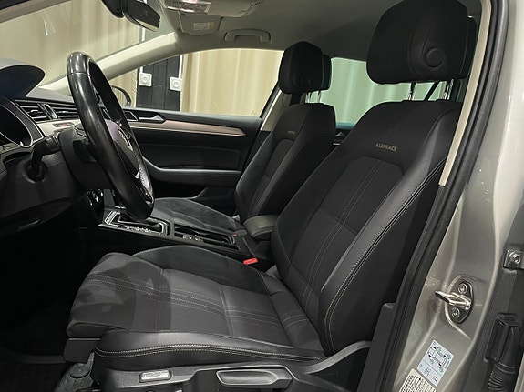 Volkswagen Passat Alltrack 10 of 26