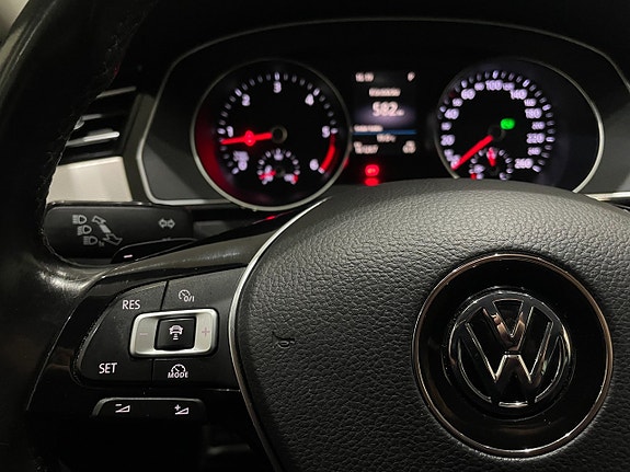 Volkswagen Passat Alltrack 20 of 26
