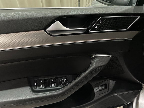 Volkswagen Passat Alltrack 25 of 26