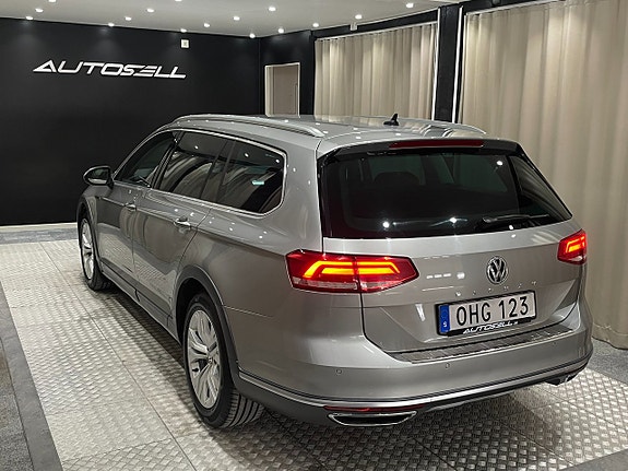 Volkswagen Passat Alltrack 4 of 5