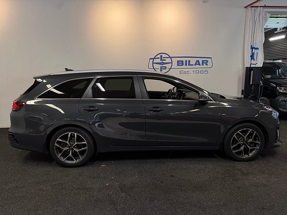 Kia Ceed 2 of 5