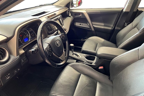 Toyota RAV4 14 of 21