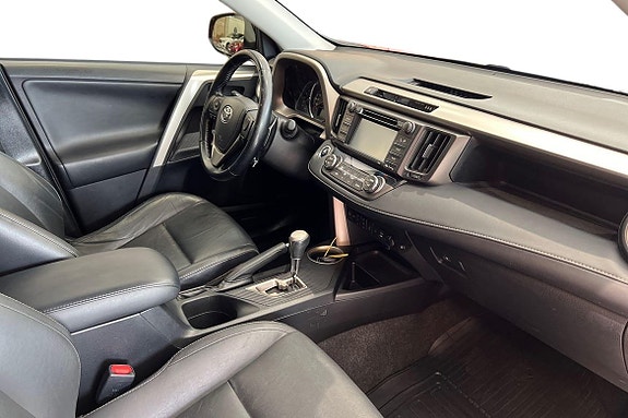 Toyota RAV4 7 of 21