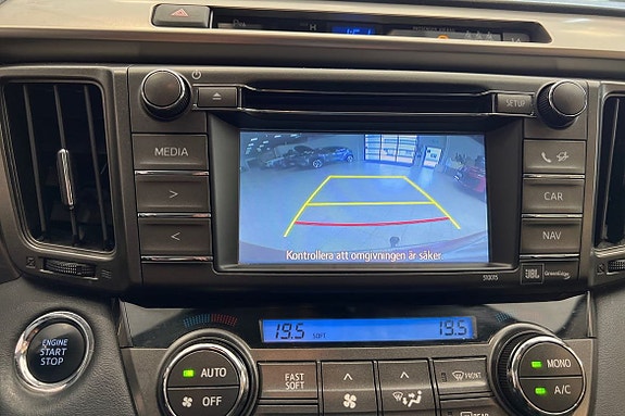 Toyota RAV4 15 of 21