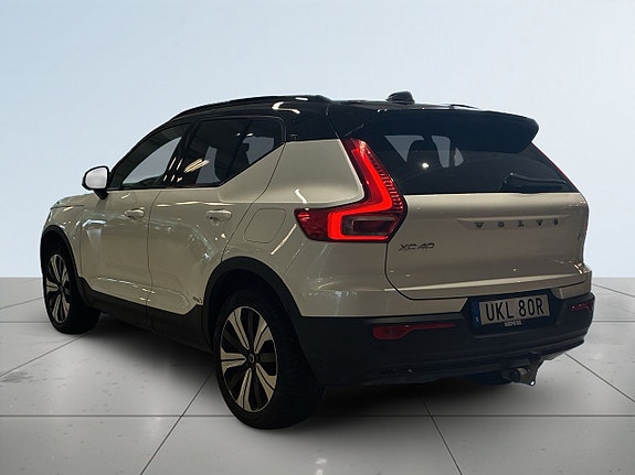 Volvo XC40 4 of 5