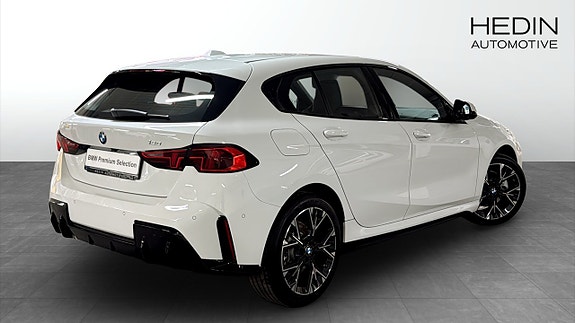 BMW 120 2 of 5