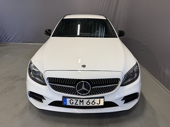Mercedes-Benz C220 d 2 of 22