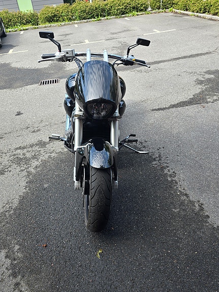 Suzuki VZR1800 Intruder 5 of 7