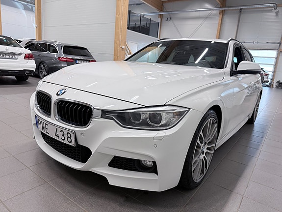 BMW 320d 2 of 5