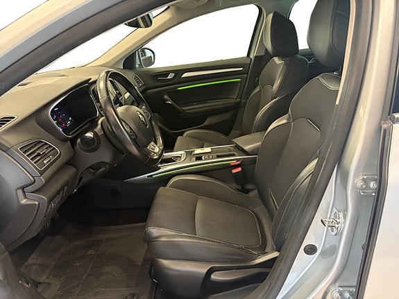 Renault Megane 12 of 16