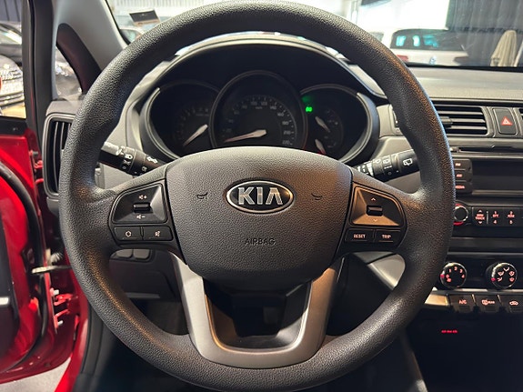 Kia Rio 11 of 15