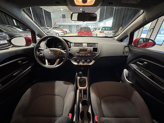 Kia Rio 9 of 15