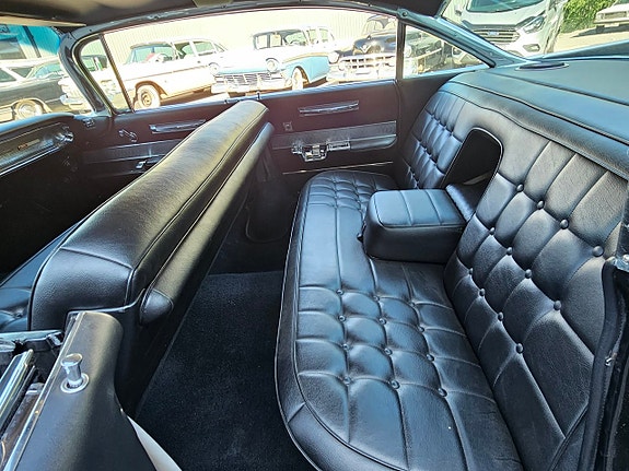 Cadillac Deville 11 of 13