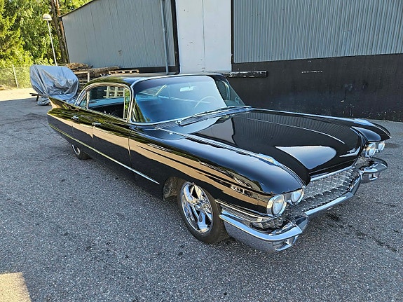 Cadillac Deville 3 of 13