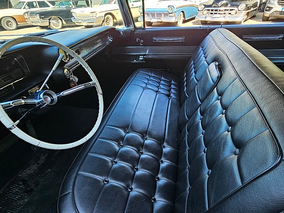 Cadillac Deville 10 of 13