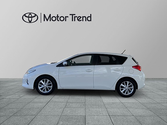 Toyota Auris 3 of 13