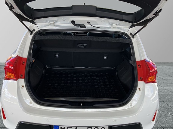 Toyota Auris 13 of 13