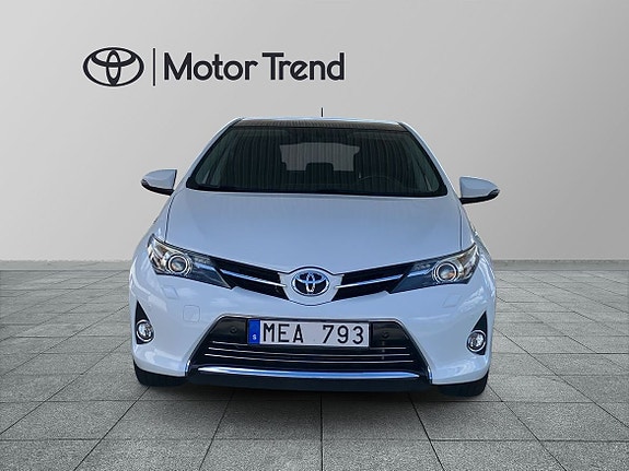 Toyota Auris 5 of 13