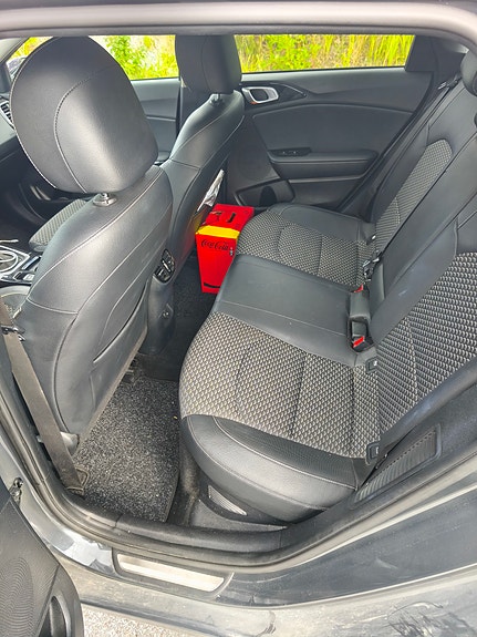 Kia Ceed 2 of 5