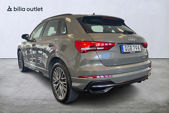 Audi Q3 4 of 5
