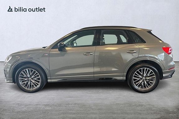 Audi Q3 3 of 5